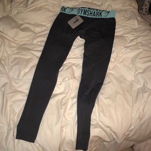 Gymshark fit legging. Size Medium. Gray & blue